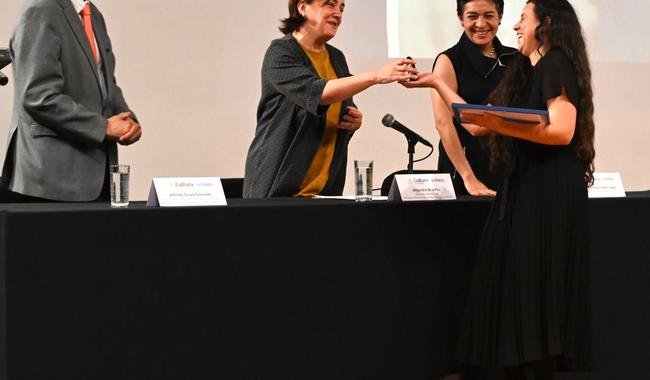 10-premios-y-4-menciones